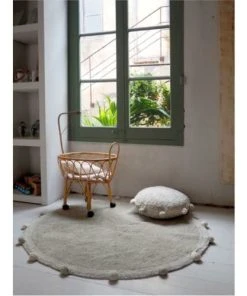 Lorena Canals Tapis Coton Rond Lavable Brun à Pompons D120cm -Boutique KidKraft tapis coton rond lavable brun a pompons d120cm 1