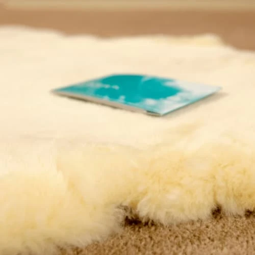 Maison Thuret Tapis En Peau De Mouton Tannage Relugan Jaune 110 X 70 Cm 5 Maison Thuret Tapis En Peau De Mouton Tannage Relugan Jaune 110 X 70 Cm – Image 3