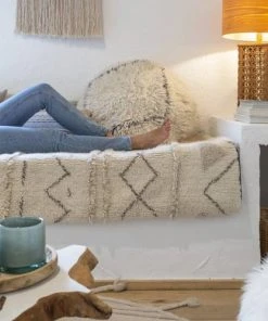 Lorena Canals Tapis Ethnique Berbère En Laine Beige 80x140 -Boutique KidKraft tapis ethnique berbere en laine beige 80x140 3