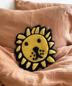 Mr. Maria Tapis Mural Lion Tissu Jaune 6 Mr. Maria Tapis Mural Lion Tissu Jaune -Boutique KidKraft tapis mural lion tissu jaune 1