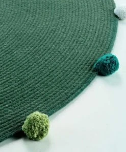 Douceur D'Intérieur Tapis Rond Pompons Vert D90cm -Boutique KidKraft tapis rond pompons vert d90cm 2